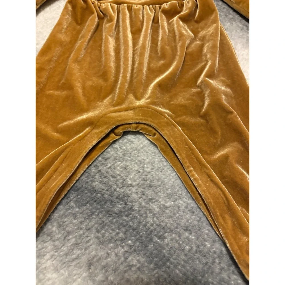 (B6) Old Navy Baby Velvet Ruffle Long Sleeve Jumpsuit Gold Brown 12-18 Months